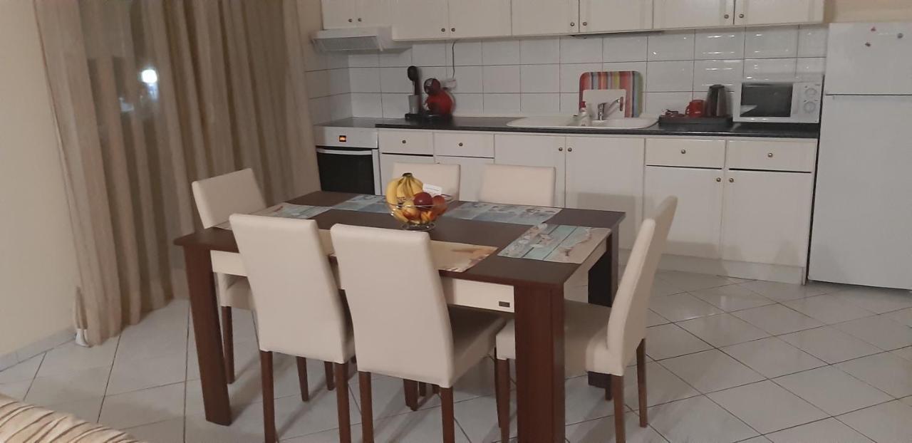Stathoris Deluxe Apartment Néa Péramos Exterior foto